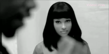 Chartst&uuml;rmerin: Nicki Minaj - StarShips (official)