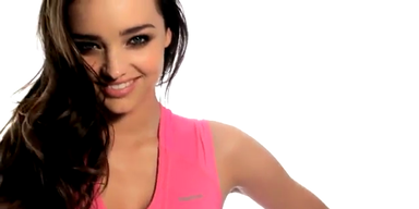 Miranda Kerr posiert f&uuml;r Reebok-Serie