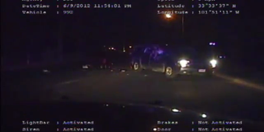 Kleinkind wird aus Fluchtauto geworfen