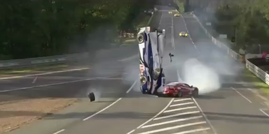 Horrorcrash bei 24-Stunden- Rennen in Le Mans