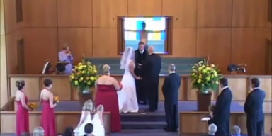 Nackter Mann crasht Hochzeitsgesellschaft