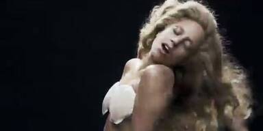 Lady Gaga: "Applause"