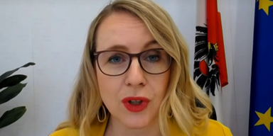 Fellner! LIVE: Margarete Schramböck im Interview