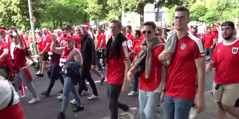 Vor EURO-Hit: In Düsseldorf regiert rot-weiß-rot