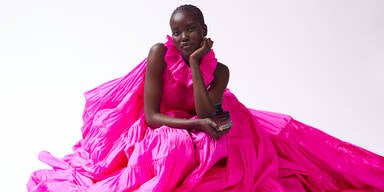 Topmodel Adut Akech: "Ohne Parfum fühle ich mich nicht vollständig"