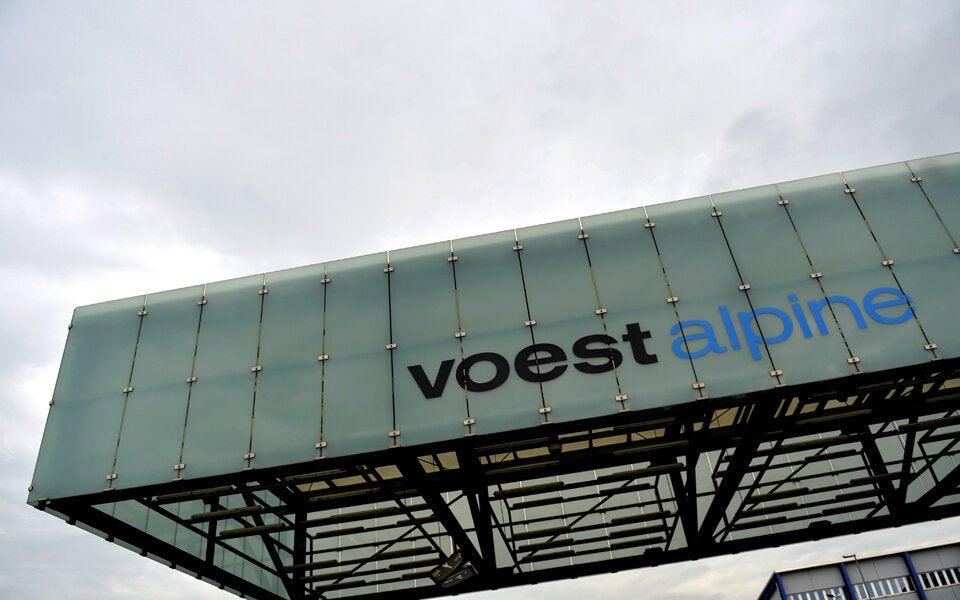 Auch Strabag & Voest zahlen trotz Kurzarbeit Boni an Vorstände aus