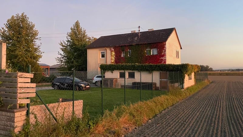 Hund beißt Joggerin tot: Haus der Besitzer in Naarn, OÖ