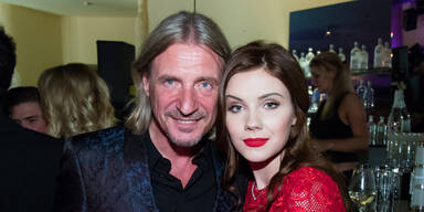 Model verl&auml;sst Million&auml;r f&uuml;r Hells-Angels-Rocker