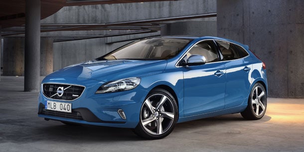 V40 Cross Country und V40 R-Design starten