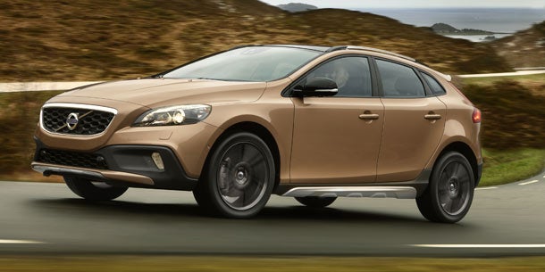 V40 Cross Country und V40 R-Design starten