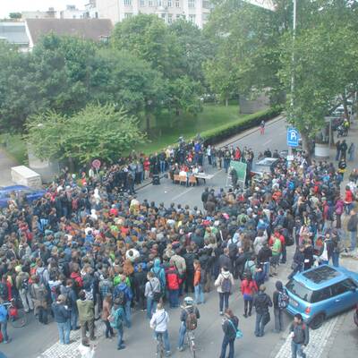 TU verlegt Vorlesung vor Secession