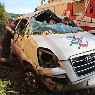 Fünf Kinder und der Lenker wurden teils schwer verletzt