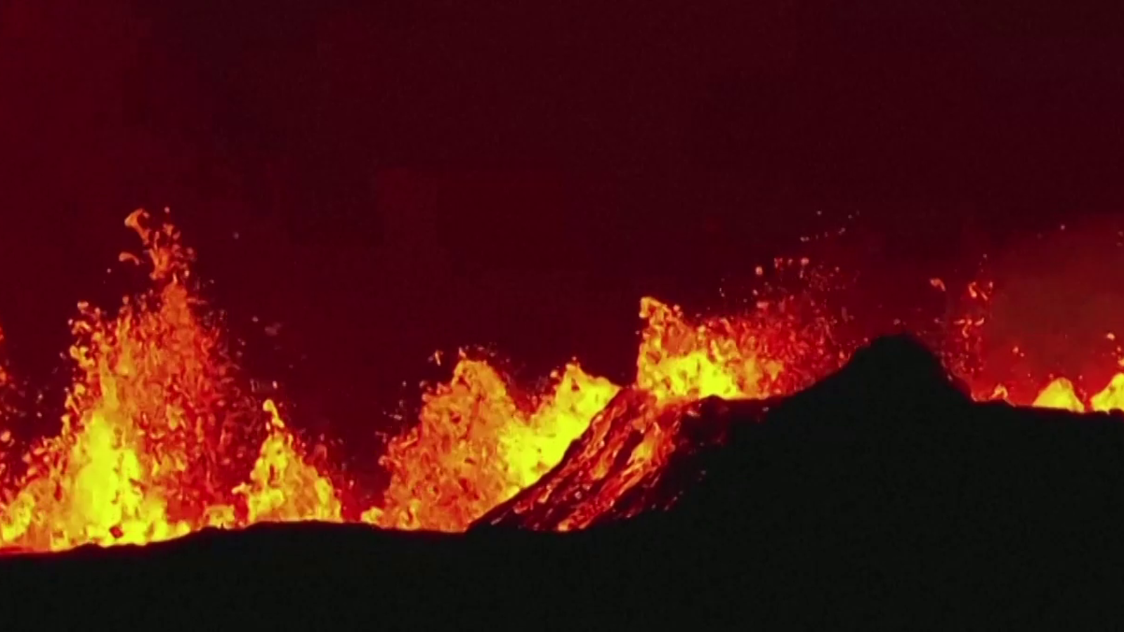 Mega-Vulkanausbruch auf Island: Vier Kilometer langer Riss - oe24.at