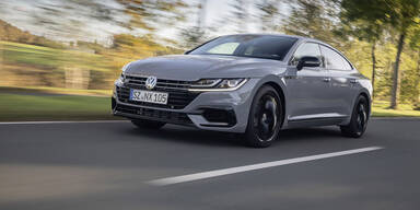 VW greift mit dem Arteon Black Style an