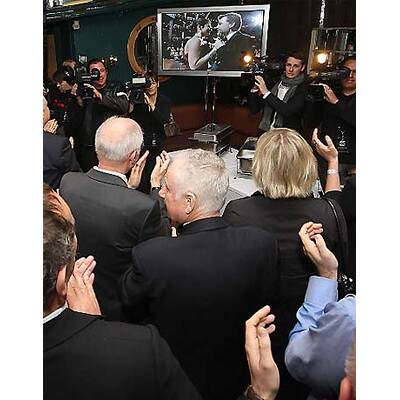 Ausgelassen, freundschaftlich