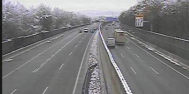 Neuschnee: Stromausfall und Crashs