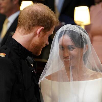 Meghan & Harry im Jaguar