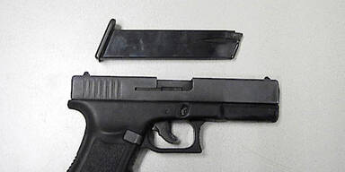 Lenker stieg aus und drohte mit Waffe