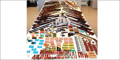 Krähende Hähne führten Cobra zu Waffenlager