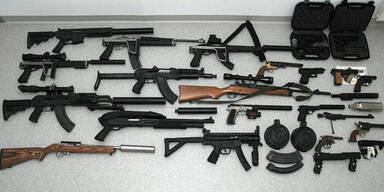 Polizei hebt Waffenlager aus