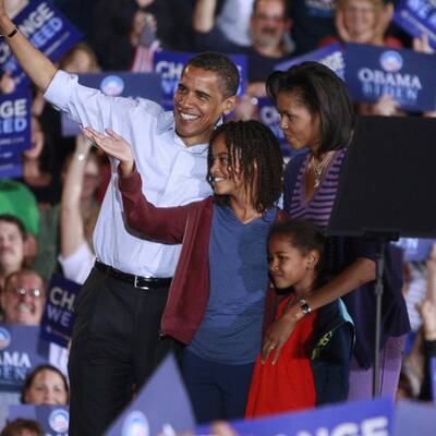 First Daddy: Obama bringt Töchter zur Schule