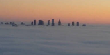 Spektakulär: Warschau´s Skyline im Nebel