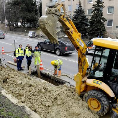 Wasserrohrbruch sorgt für Verkehrs-Chaos