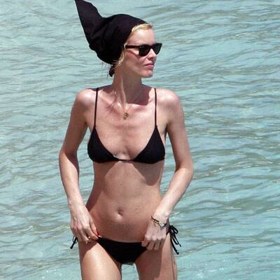 Am Strand: So verliebt turtelt Eva Herzigova