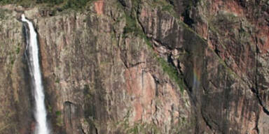 Mann überlebt 260-Meter-Sprung ohne Fallschirm