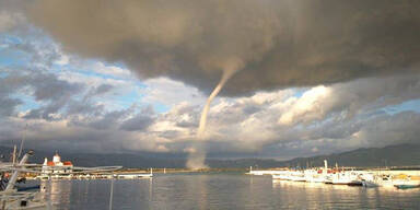 Wasser-Tornado tobte vor Griechenland