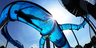 Unfall mit Wasserrutsche