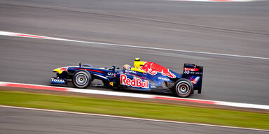 Webber schnappt Vettel die Pole weg