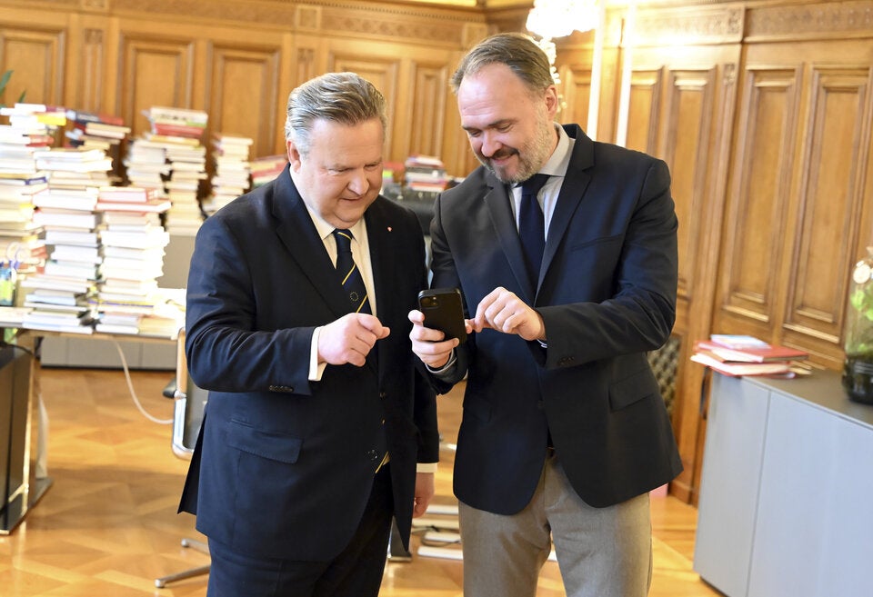 Bürgermeister Michael Ludwig hat EU-Kommissar Dan Jørgensen im Wiener Rathaus empfangen. 