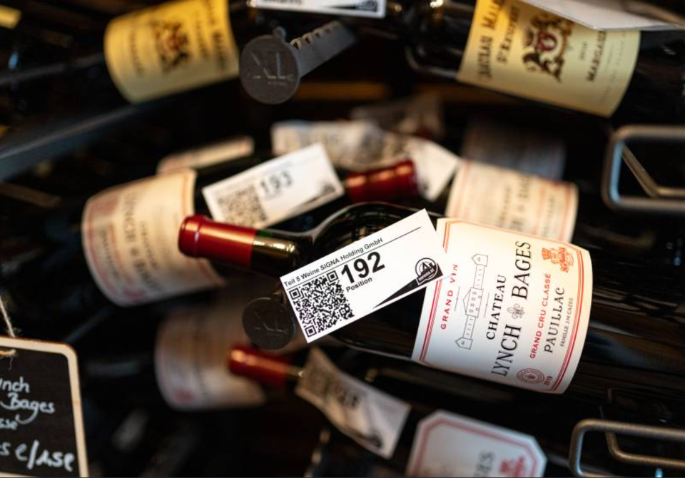 Wein aus dem Signa-Keller.