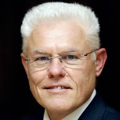 Team Stronach, 12. Jessi Lintl