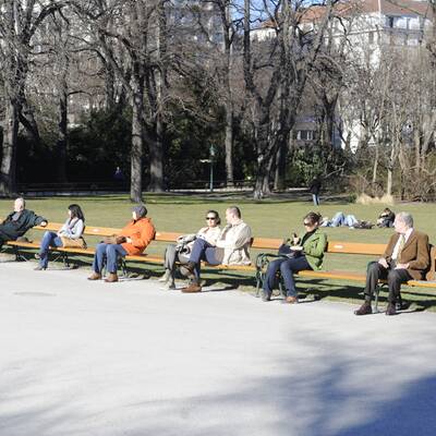 Viele zog es an die sonnigen Plätze