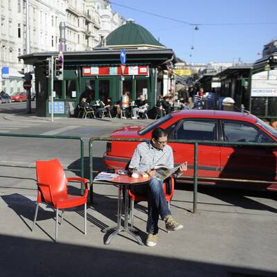 Viele zog es an die sonnigen Plätze