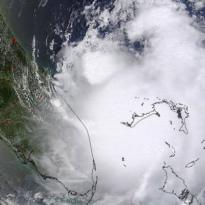 Wann trifft Arthur auf Land?