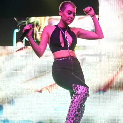 Miley Cyrus tanzt mit Strippern