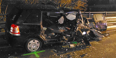 Vier Verletzte bei Glatteis-Crash 