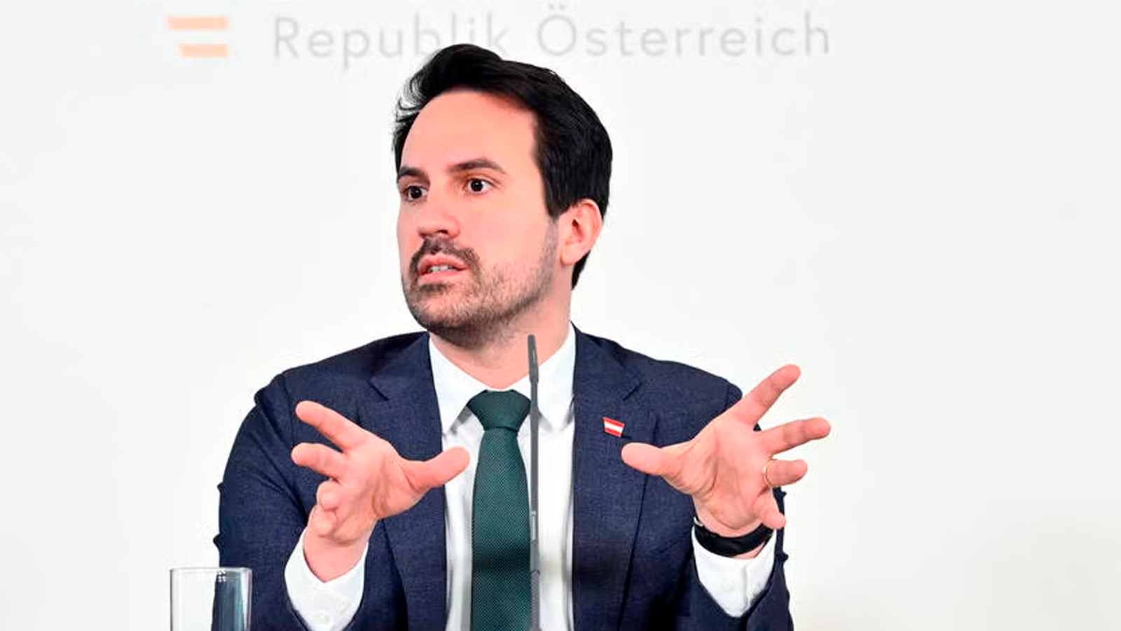 "Unfaire Behandlung": ÖVP-Attacke auf Wiederkehr Kép