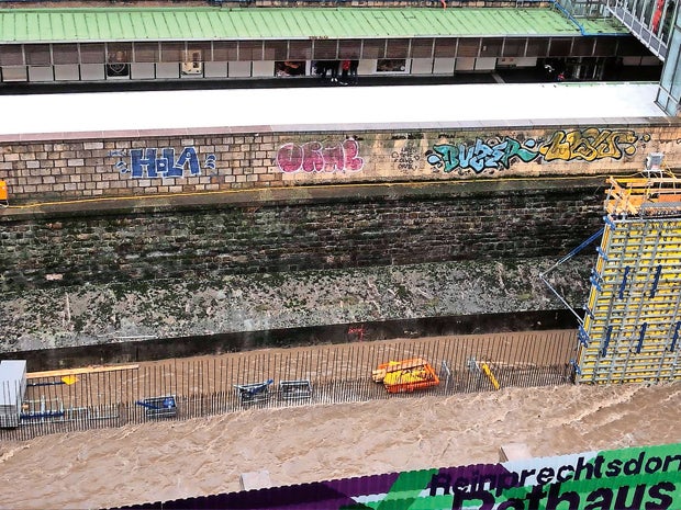 Wien-Fluss überschwemmt U2-Baustelle
