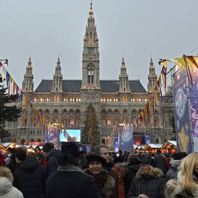 Trotz eisiger Kälte wurde der Jahreswechsel ausgiebig gefeiert. 