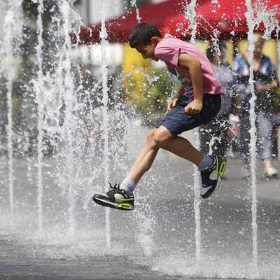 Wiener Kinder suchen Abkühlung
