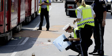 LKW fährt Wiener Oma (84) tot