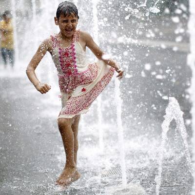 Wiener Kinder suchen Abkühlung