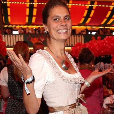 Wer hat das schönste Dirndl-Dekolleté?