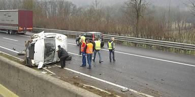 Steirer sprang zweimal vor LKW