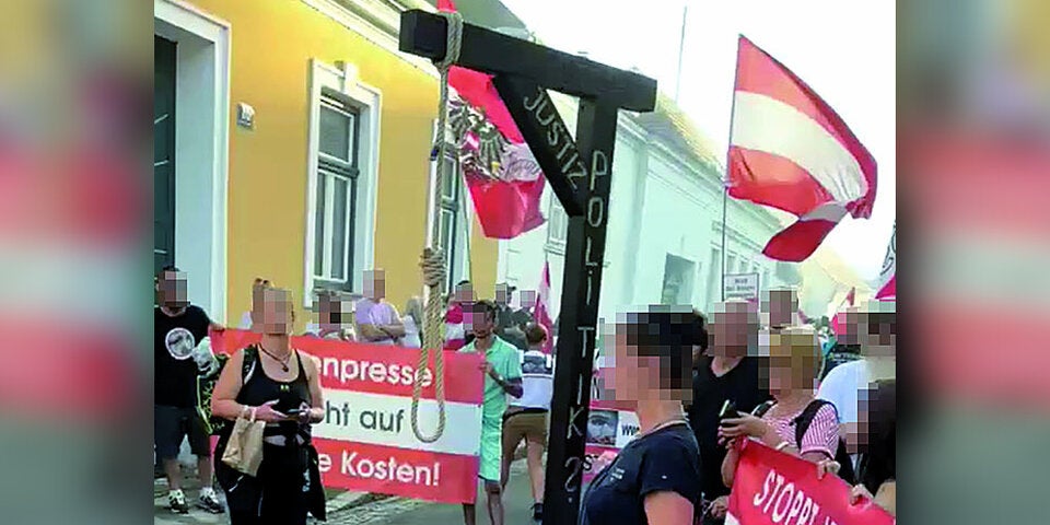 Galgen bei Demo in NÖ gegen Teichtmeister