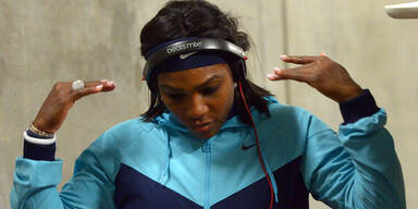 Serena Williams isst Hundefutter